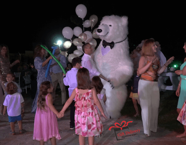White Bear for Children's Kids Parties in Athens. Order a greeting from a polar bear in Athens. Polar bear for birthday. polar bear in Athens. Order a Polar Bear for children's kids parties. Animator White Polar Bear for a Children's kids Party in Athens. Mascotte White Polar Bear at a kids children's party. Gift Delivery.